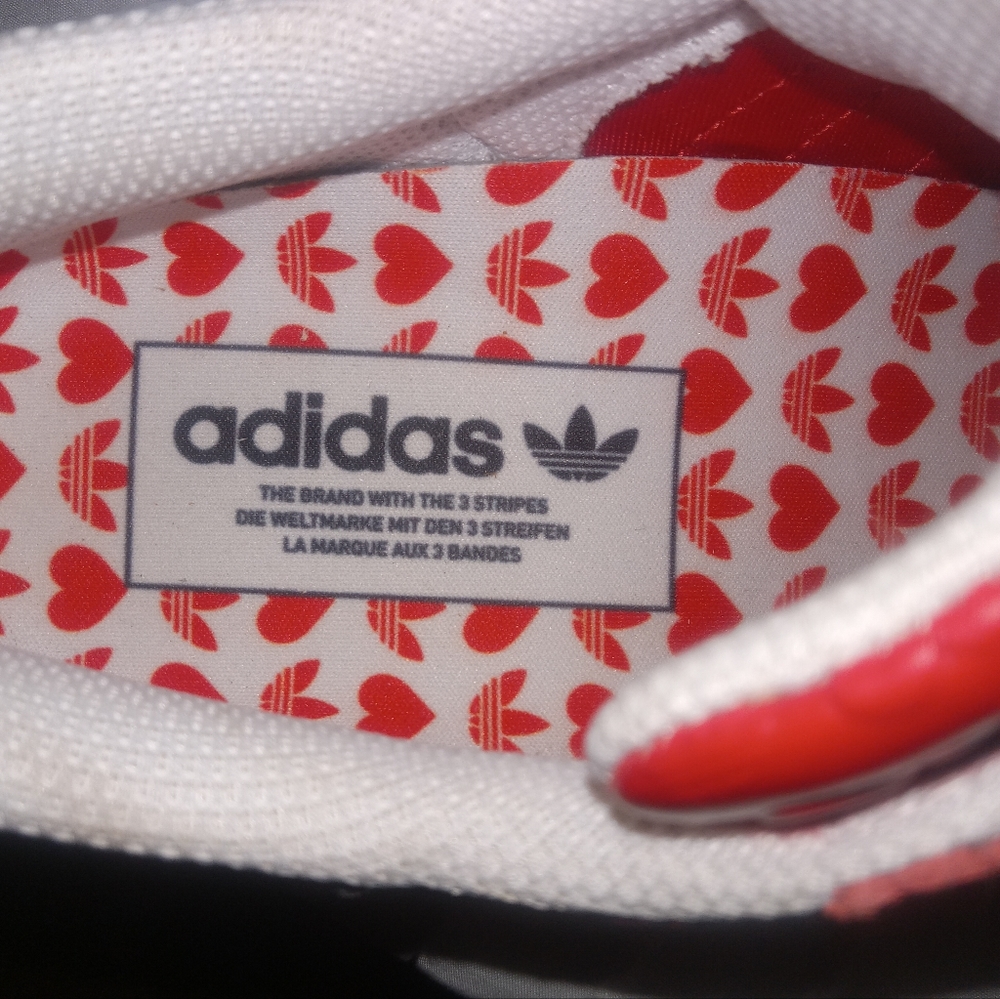 Women's size 6.5 - Adidas originals - Superstar Bold Heart Embossed - scarlet